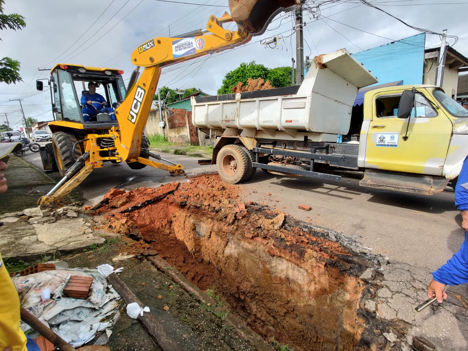 SERVIÇO DE DRENAGEM NA RUA BELÉM