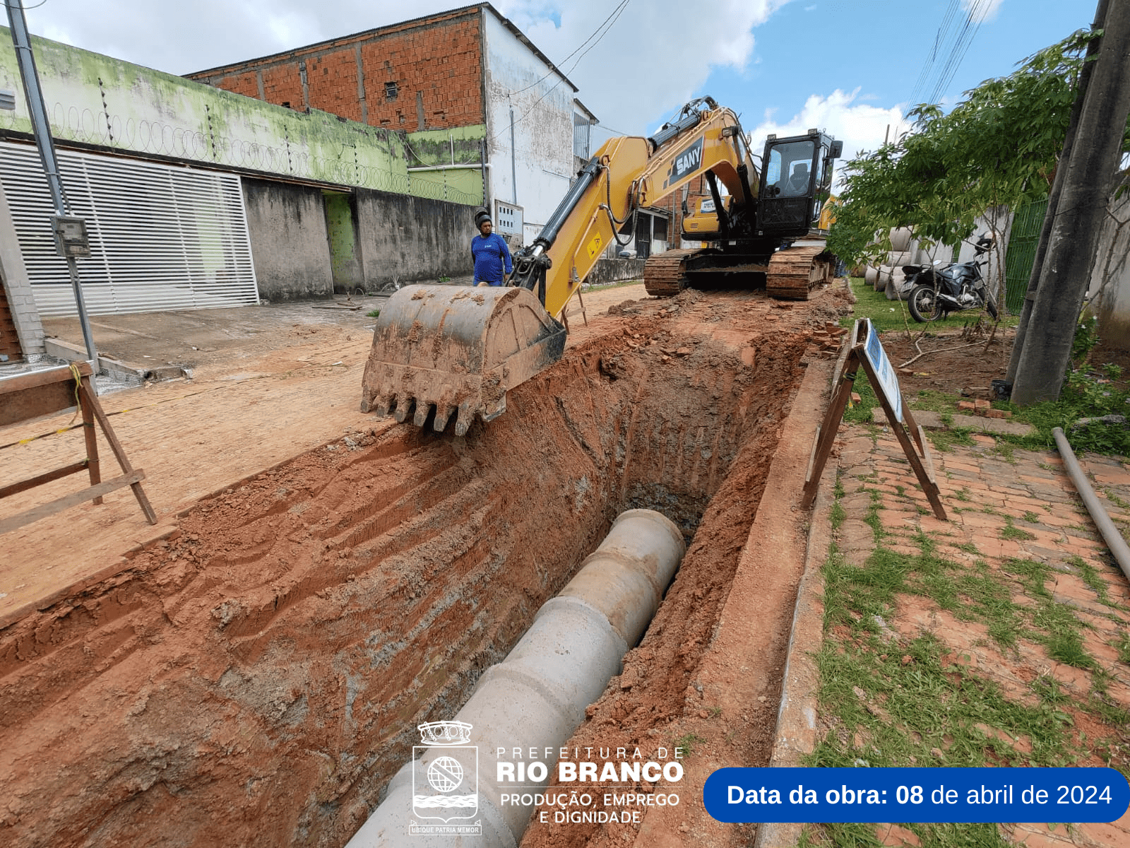 SERVIÇO DE DRENAGEM NA RUA MARCELINO CHAMPAGNAT