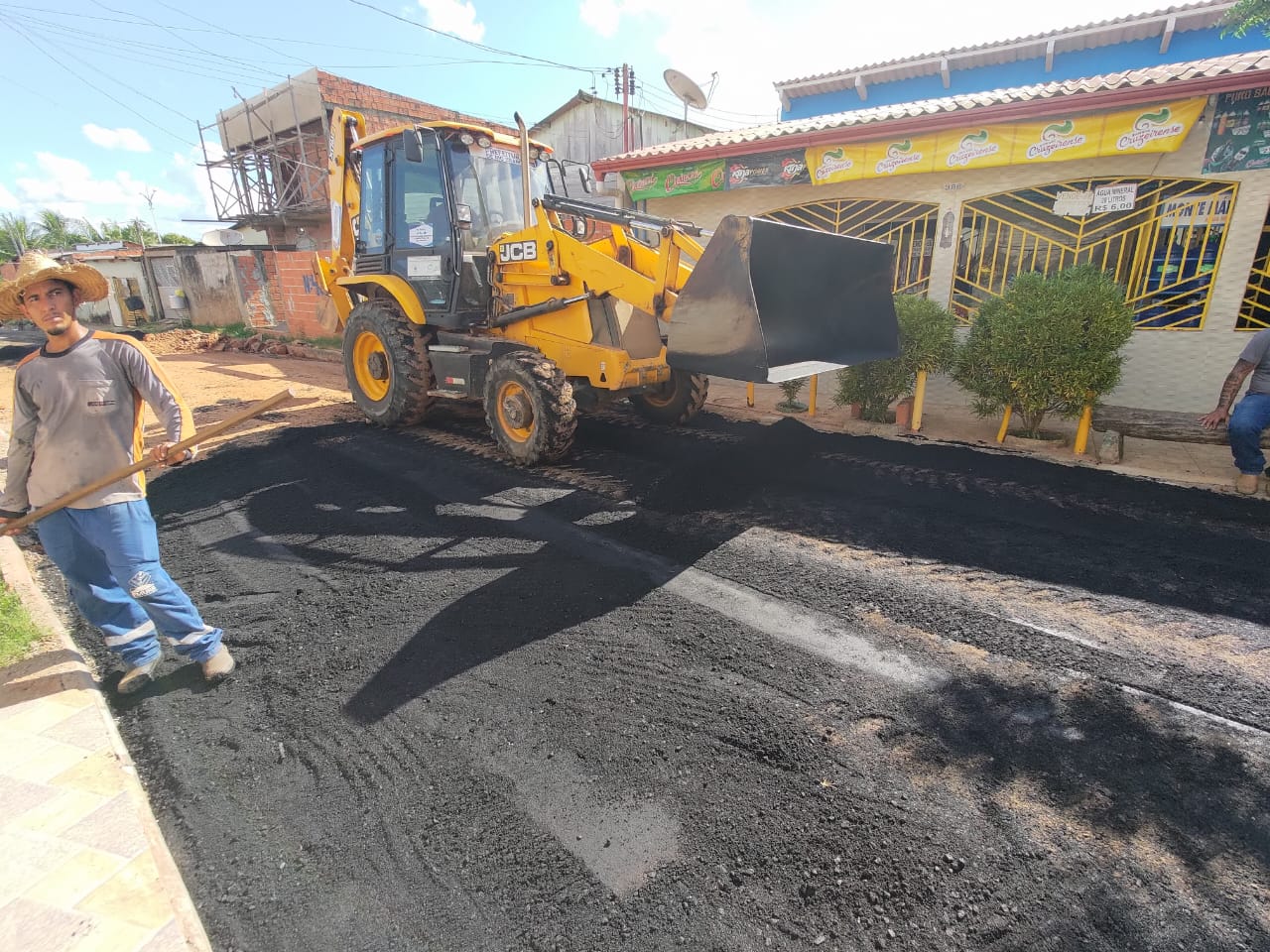 SERVIÇO DE RECAPEAMENTO E TAPA BURACOS NA RUA RAMOS FERREIRA