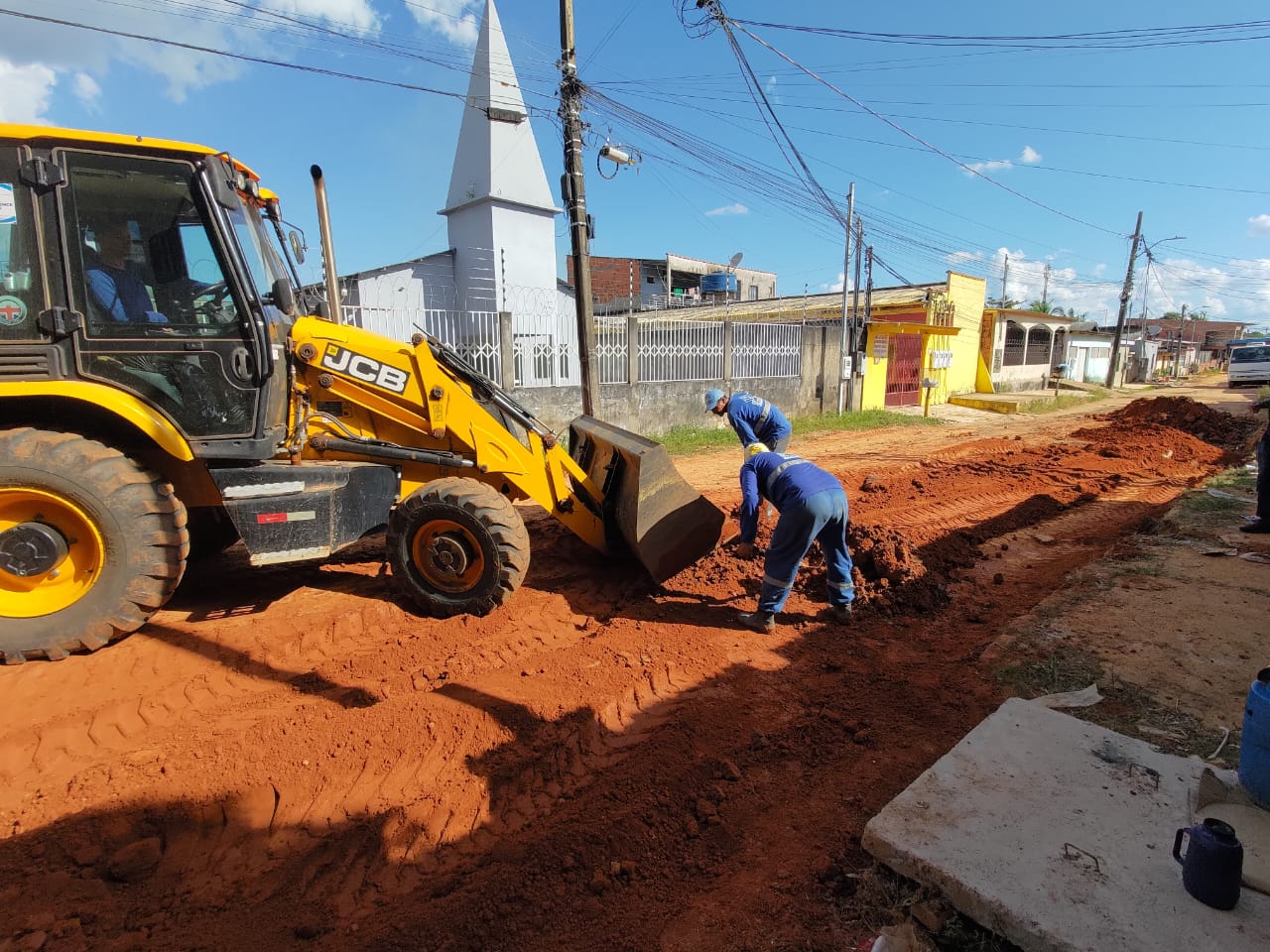SERVIÇO DE TERRAPLANAGEM DA RUA CACOAL