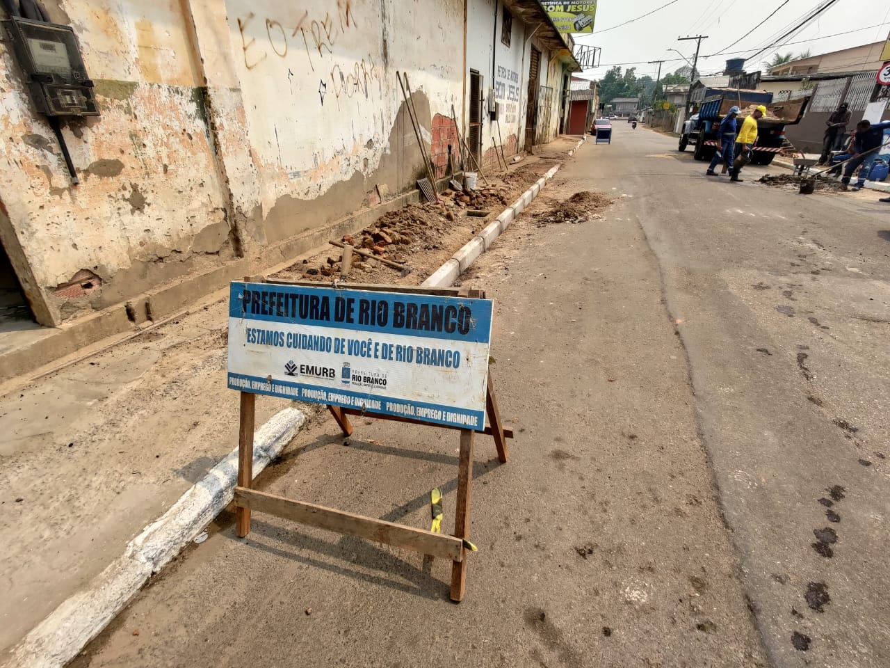 SERVIÇO DE DRENAGEM NA RUA EDSON MENDES