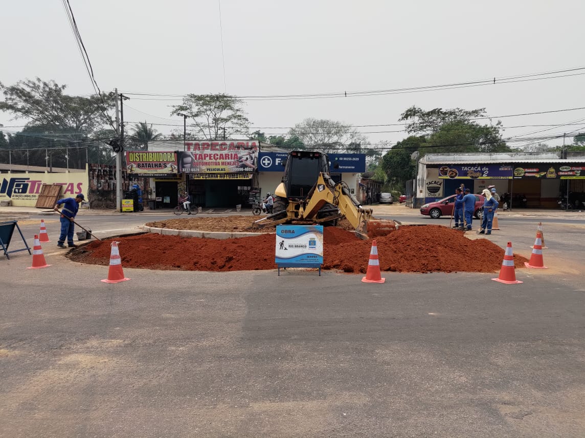 REFORMA DA ROTATÓRIA NA AVENIDA GETÚLIO VARGAS